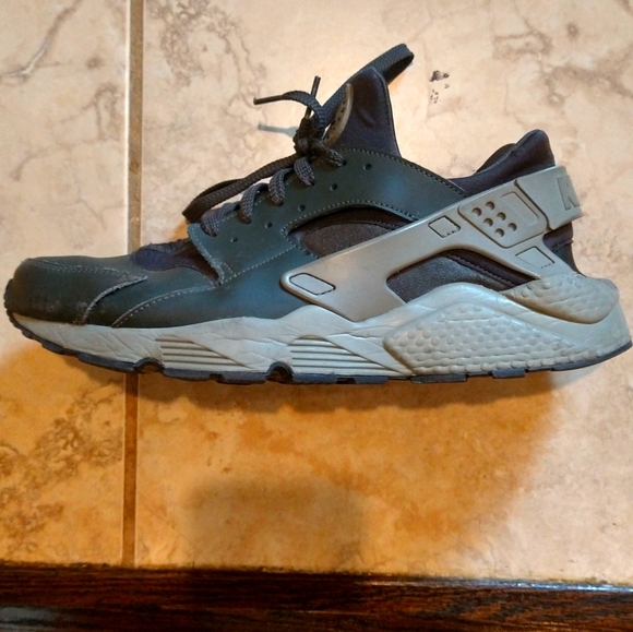 Nike Air Huaraches - Picture 1 of 1